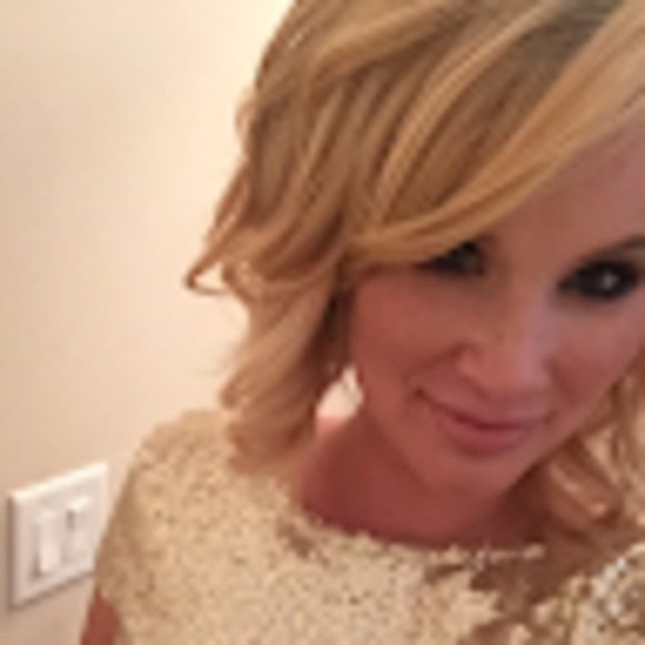 Meet your Posher, Andrea - Picture 2 of 2